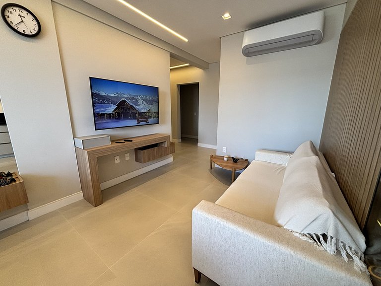 Apartamento de alto nivel en el tercer piso con ascensor a 8
