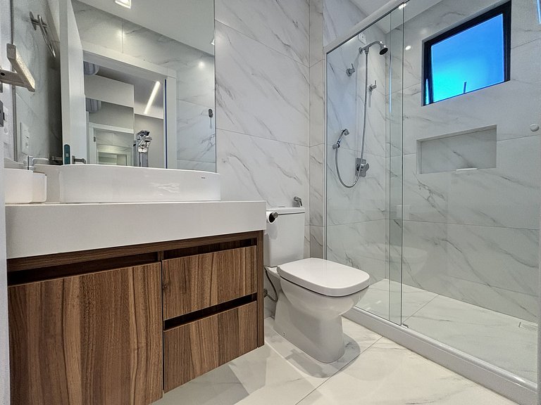 Apartamento de alto nivel en el tercer piso con ascensor a 8