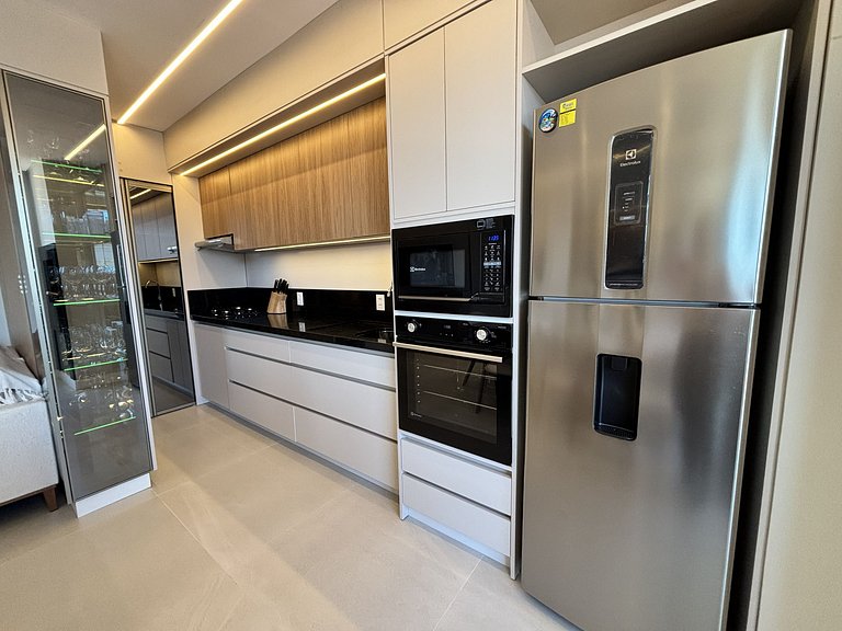 Apartamento de alto nivel en el tercer piso con ascensor a 8