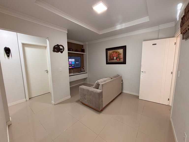 008- Apartamento Completo a 230 Metros da Praia de Bombas At