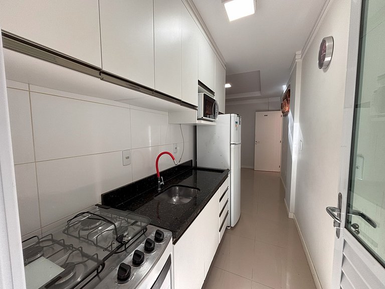008- Apartamento Completo a 230 Metros da Praia de Bombas At