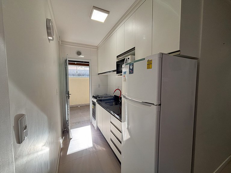 008- Apartamento Completo a 230 Metros da Praia de Bombas At