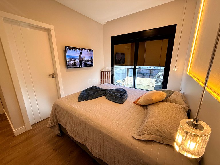 009- Apartamento con 3 suites y piscina a 70 metros de la pl