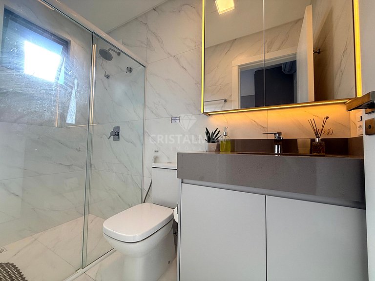 009- Apartamento con 3 suites y piscina a 70 metros de la pl