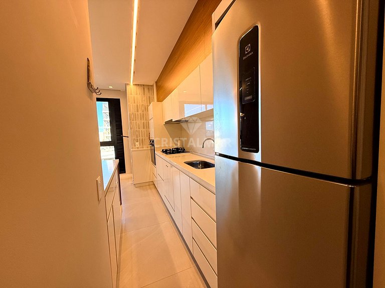 009- Apartamento con 3 suites y piscina a 70 metros de la pl