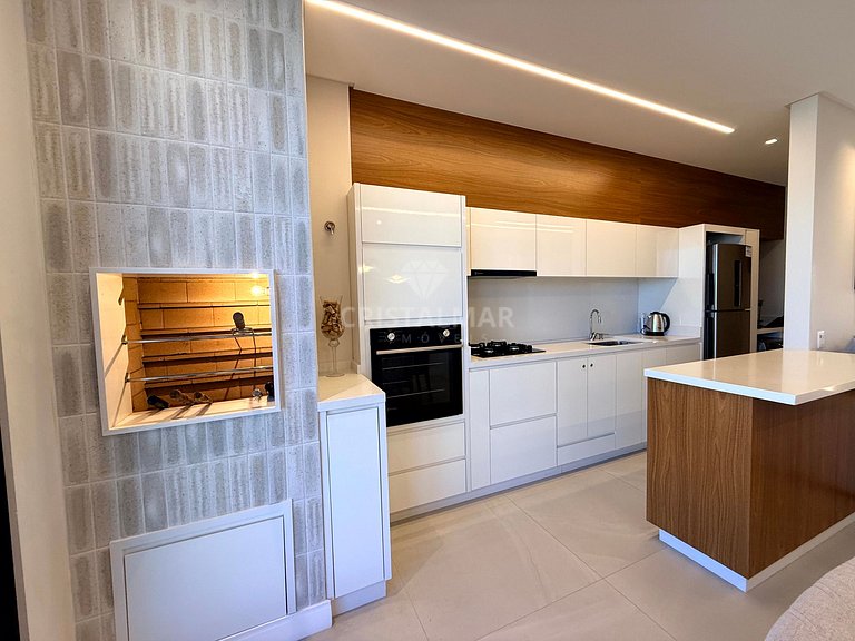 009- Apartamento 3 Suítes com Piscina a 70 Metros da Praia