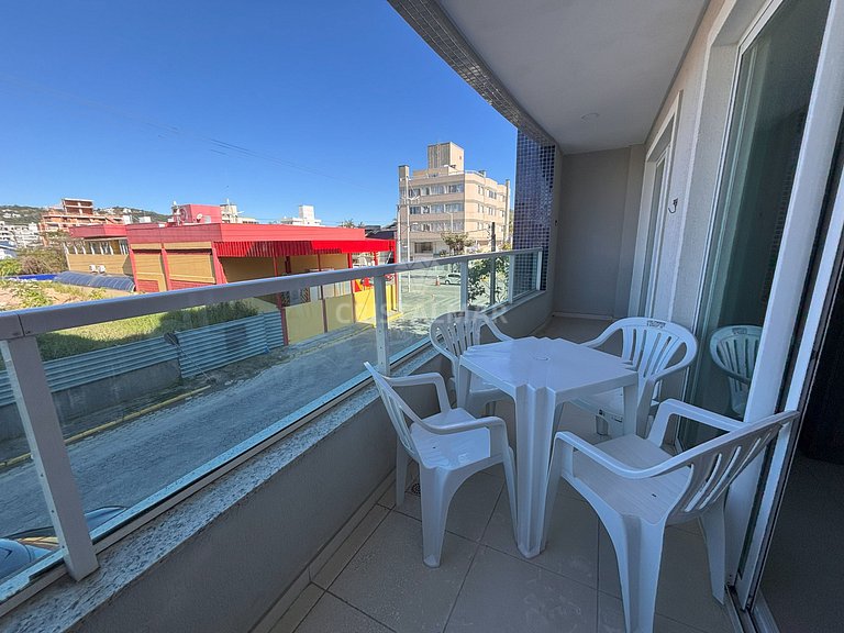 014- Apartamento com Churrasqueira a 230m da Praia de Bombas