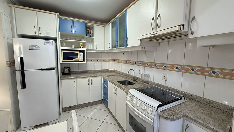 Apto de 2 habitaciones en la Playa de Bombas Código 002