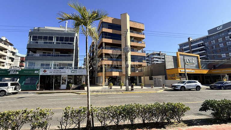 002 - Apto na Avenida principal de Bombas!