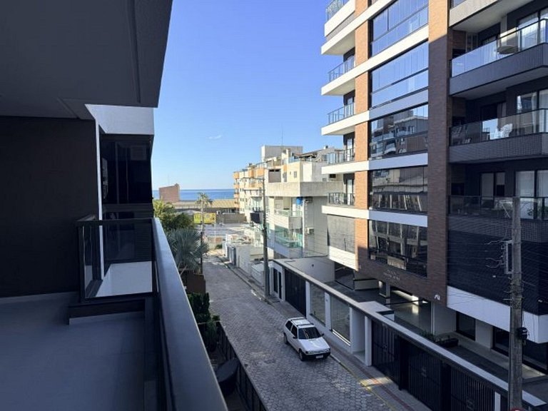016- Apartamento com 2 quartos em Bombas