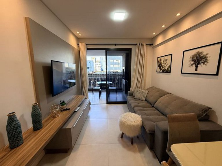 016- Apartamento com 2 quartos em Bombas