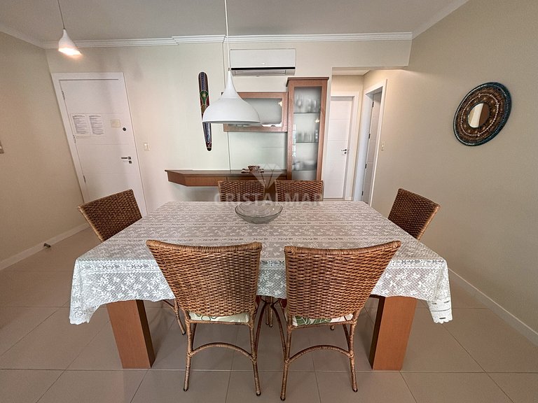 025- Space and Comfort for up to 8 People in Bombas