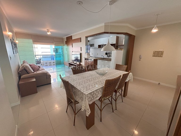 025- Space and Comfort for up to 8 People in Bombas