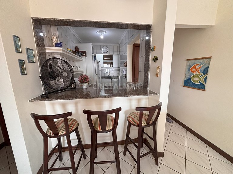 058- Apartamento 50m da Praia Bombas Sacada Churrasqueira
