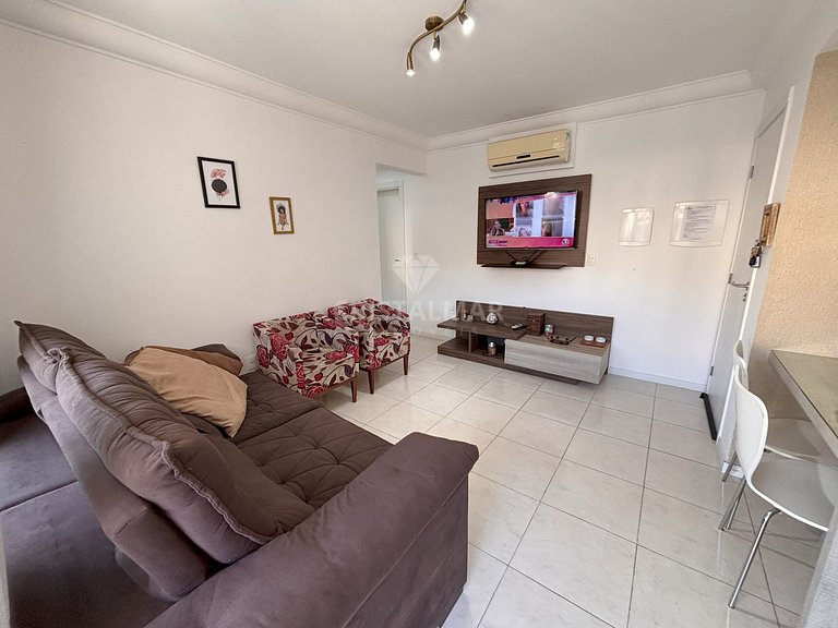 058A- Apartamento 150m da Praia Bombas com  Sacada e Churras