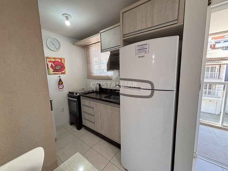 058A- Apartamento 150m da Praia Bombas com  Sacada e Churras