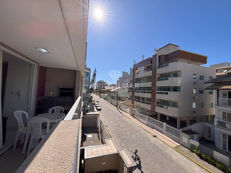 058A- Apartamento 150m da Praia Bombas com  Sacada e Churras