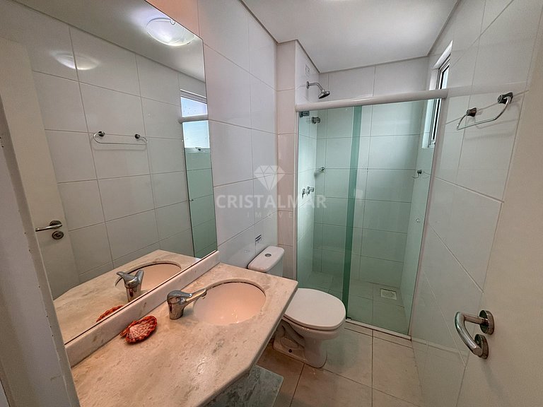 058A- Apartamento 150m da Praia Bombas com  Sacada e Churras