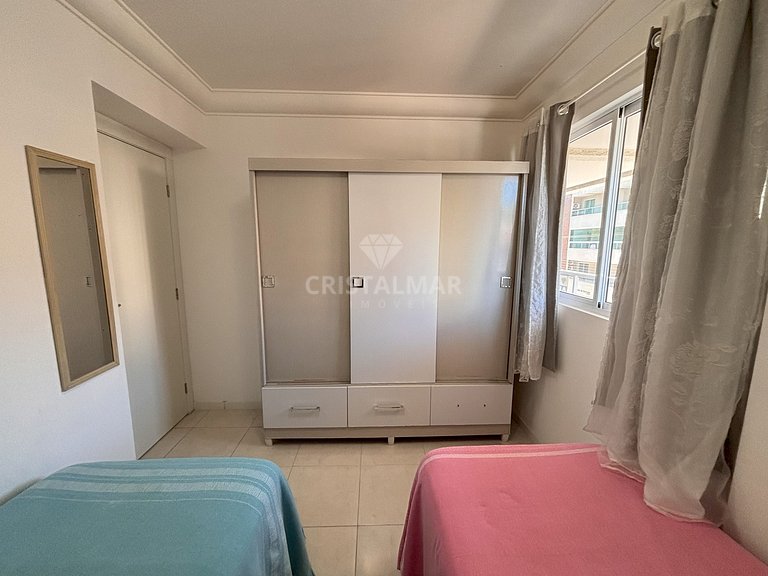 058A- Apartamento 150m da Praia Bombas com  Sacada e Churras