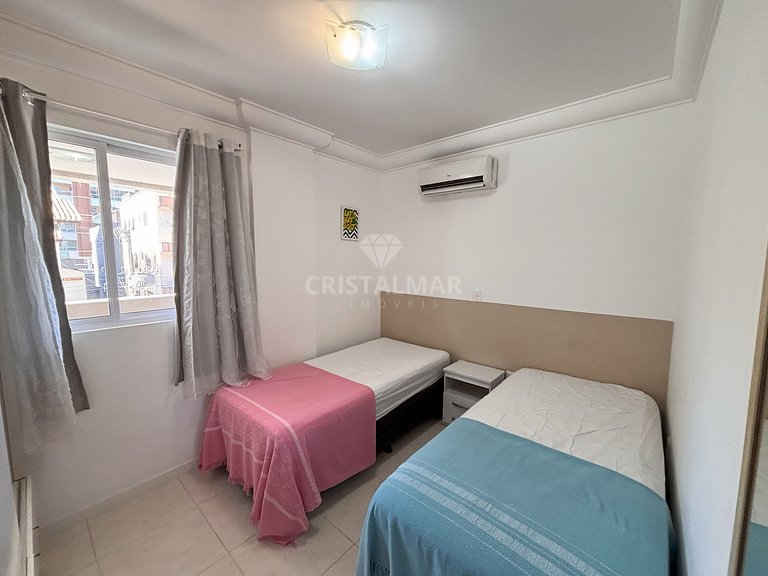 058A- Apartamento 150m da Praia Bombas com  Sacada e Churras