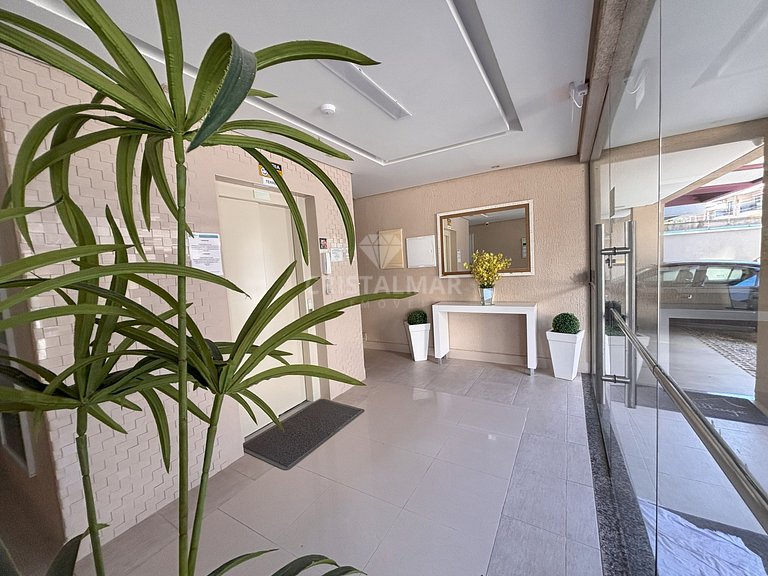 058A- Apartamento 150m da Praia Bombas com  Sacada e Churras