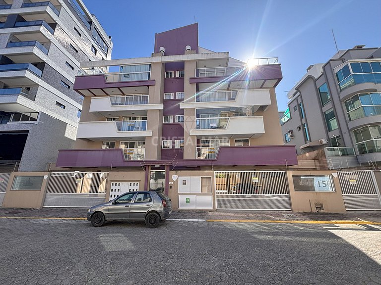 058A- Apartamento 150m da Praia Bombas com  Sacada e Churras