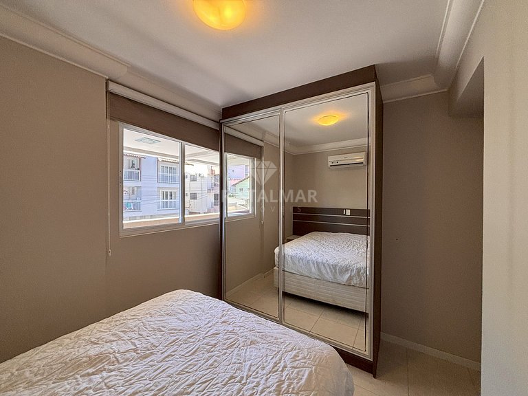 101- Apartamento a 150 m da Praia de Bombas com Churrasqueir
