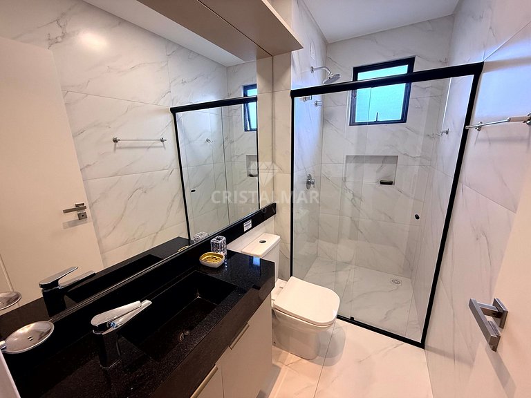 037-  High-end apartment with 3 suites, 80m from the beach,