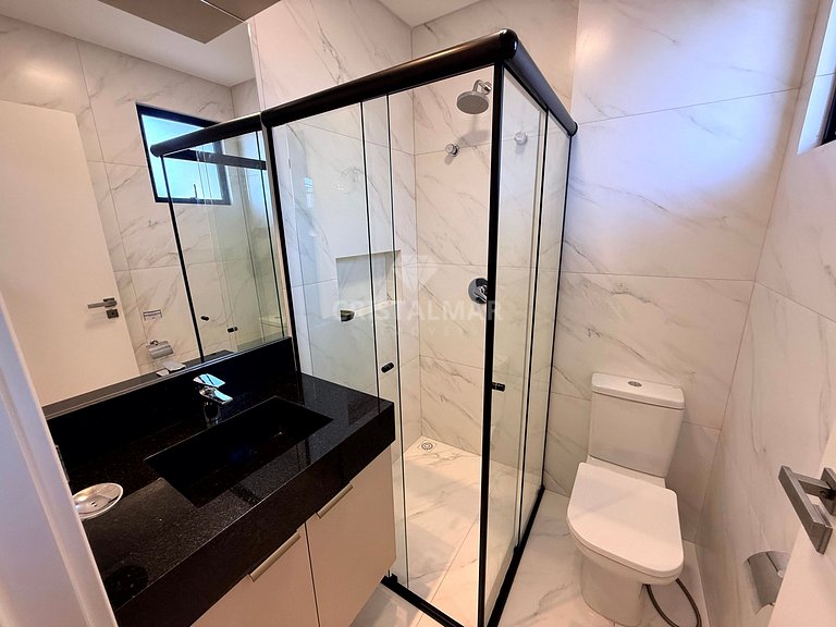 037- Apartamento de alto nivel con 3 suites a 80 metros de l
