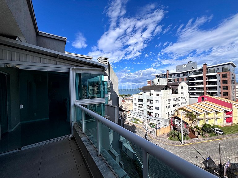 Penthouse just a few steps from Bombas Beach