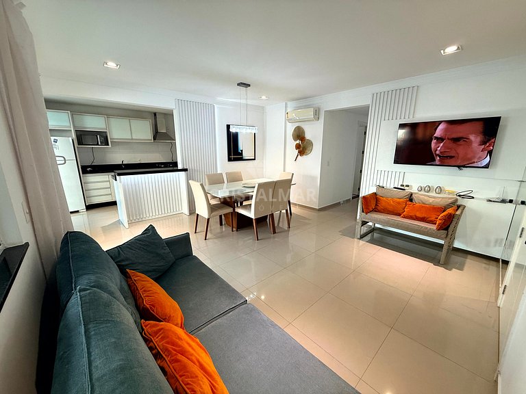 141- Apartamento a 80 metros da Praia de Bombas para até 8 p