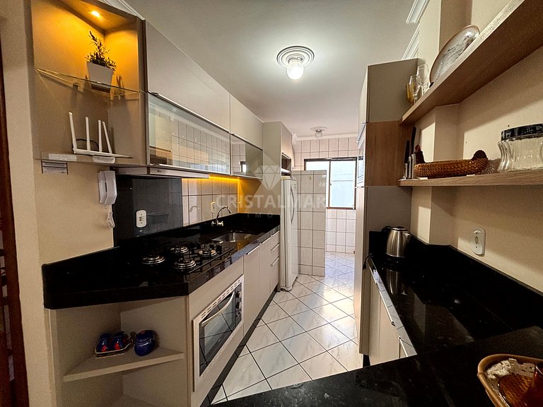 110- Apartamento a 150 m da Praia de Bombas para até 5 pesso