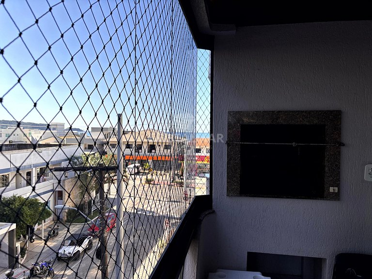 110- Apartamento a 150 m da Praia de Bombas para até 5 pesso