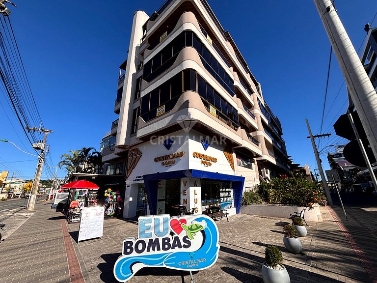 110- Apartamento a 150 m da Praia de Bombas para até 5 pesso