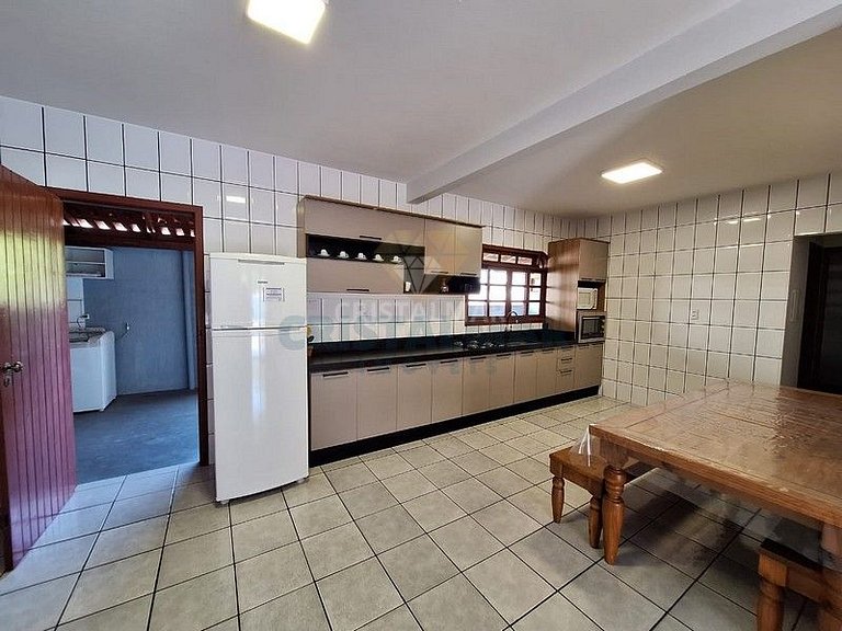 164- Casa com Piscina para 12 Pessoas em Bombas