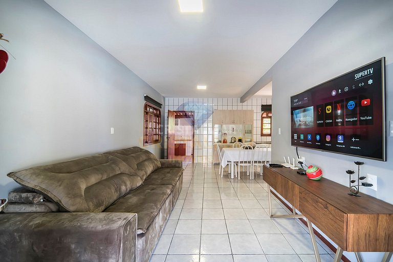 164- Casa con piscina para hasta 12 personas en Bombas