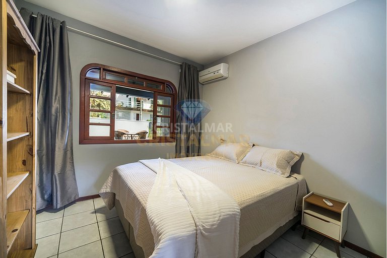 164- Casa con piscina para hasta 12 personas en Bombas