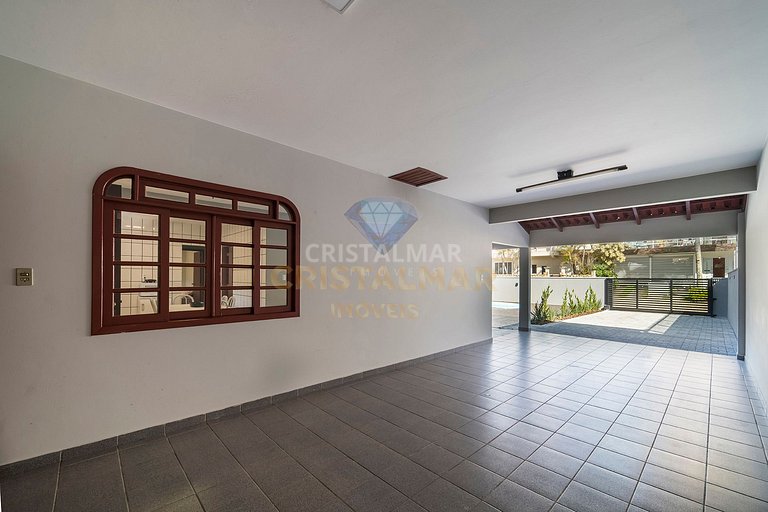 164- Casa com Piscina para 12 Pessoas em Bombas