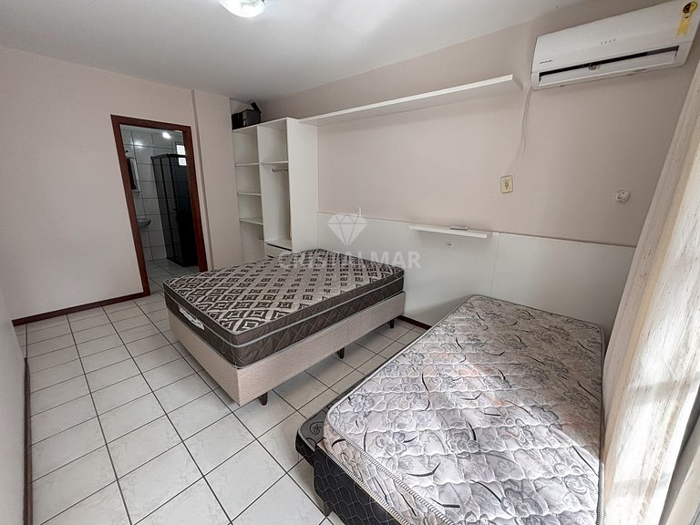 Apartamento de 2 habitaciones con vista parcial al mar a 70