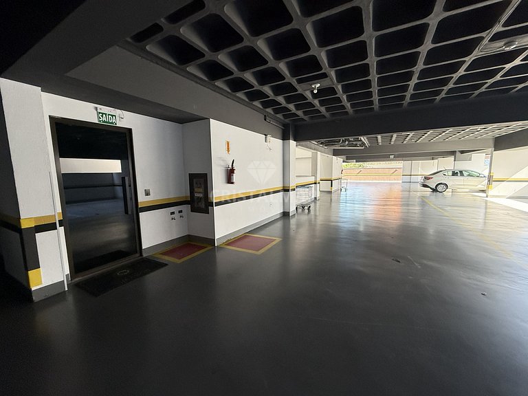 172A- Apartamento para 5 Pessoas com Piscina em Bombas