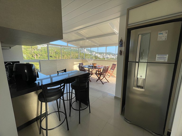 180- Penthouse for 6 people 50 meters from Bombas Beach