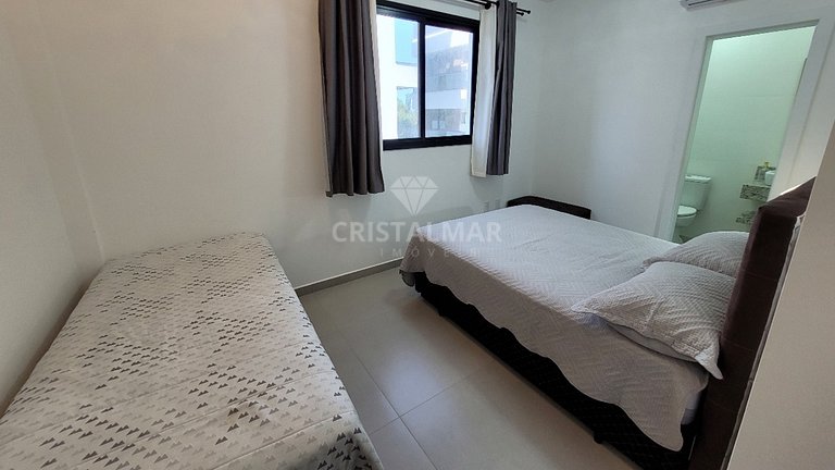 L087- Apto 2 suites com piscina no meio das praias