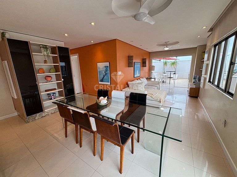 030- Apartamento completo a poucos metros da praia em Bombas