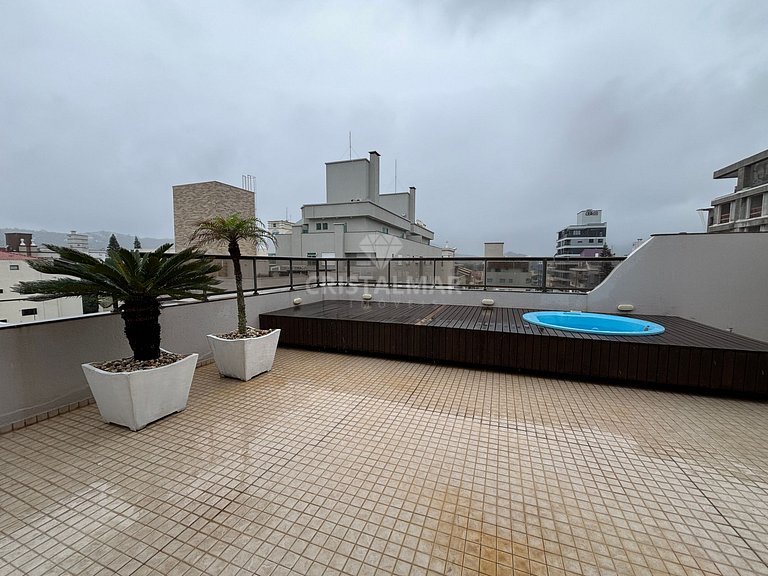 030- Apartamento completo a poucos metros da praia em Bombas