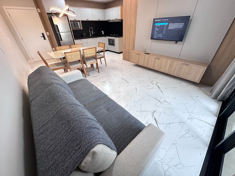 Apartamento nuevo con 2 suites y piscina en Canto Grande