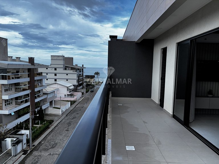 Duplex penthouse facing the street, just 150 meters from Can