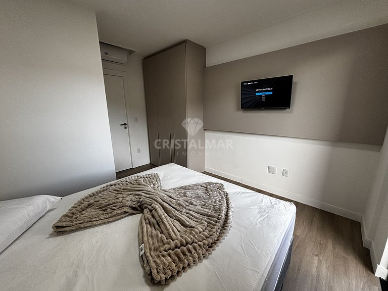 L026- Apartamento nos fundos, no primeiro andar, edifício co