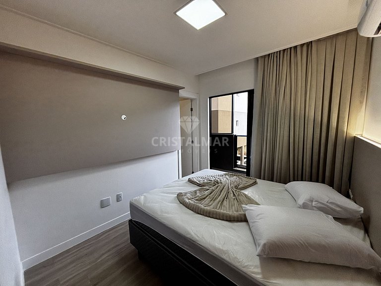 L026- Apartamento nos fundos, no primeiro andar, edifício co