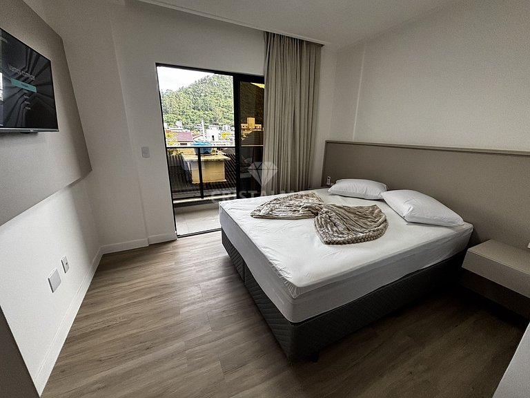 Back apartment on the first floor, building with elevator, 1