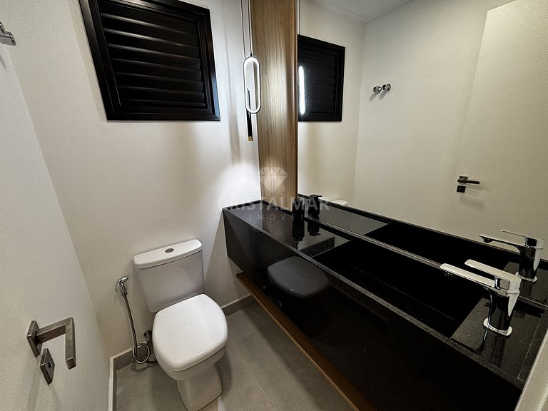 L026- Apartamento nos fundos, no primeiro andar, edifício co